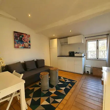 Lägenhet Freshly Tastefully Renovated In Heart Of Old *