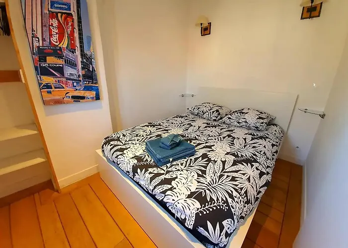 Freshly Tastefully Renovated In Heart Of Old Antibes