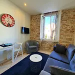 شقة Freshly Tastefully Renovated In Heart Of Old *