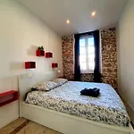 Freshly Tastefully Renovated In Heart Of Old شقة *