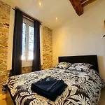 شقة Freshly Tastefully Renovated In Heart Of Old أنتيب