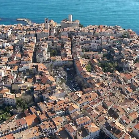 Freshly Tastefully Renovated In Heart Of Old