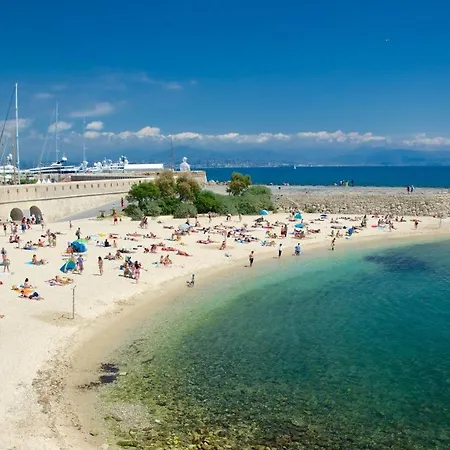 Lejlighed Freshly Tastefully Renovated In Heart Of Old Antibes