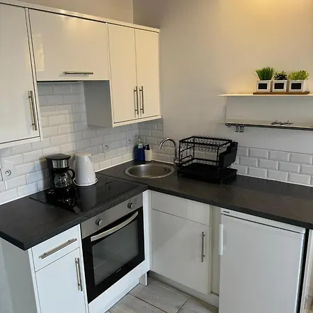 Freshly Tastefully Renovated In Heart Of Old