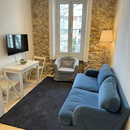 Apartment Freshly Tastefully Renovated In Heart Of Old