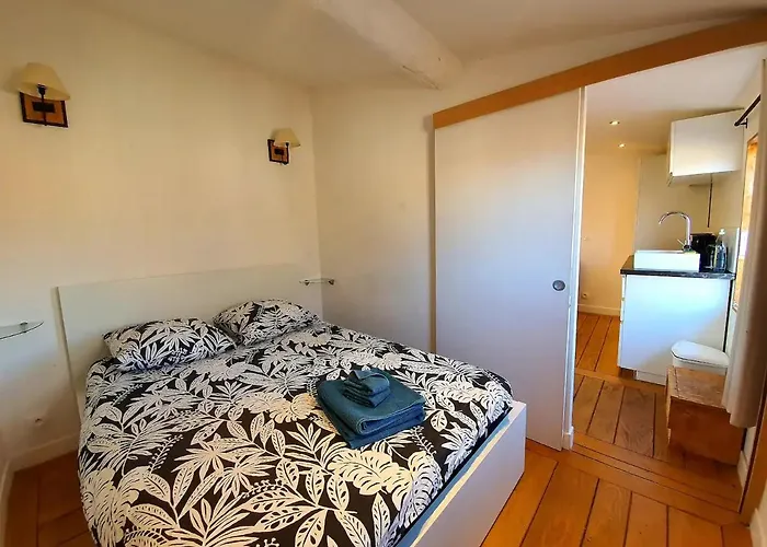 Freshly Tastefully Renovated In Heart Of Old