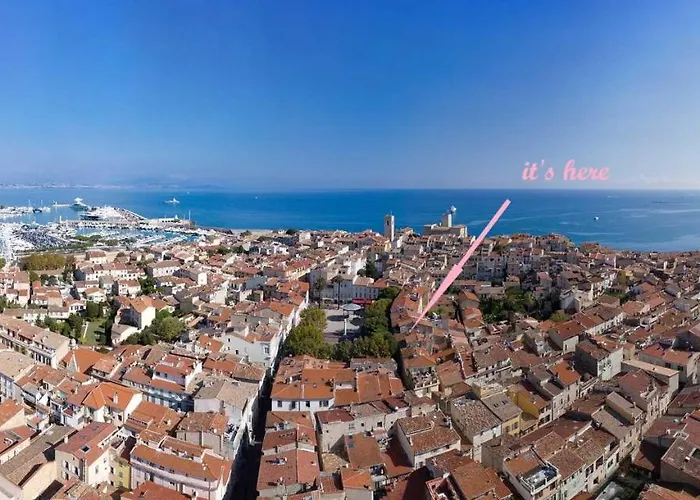 Freshly Tastefully Renovated In Heart Of Old Antibes