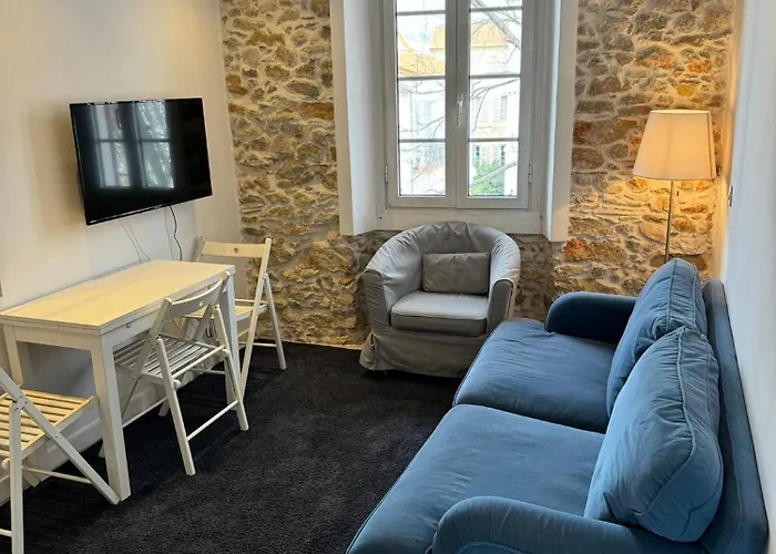 Freshly Tastefully Renovated In Heart Of Old Antibes