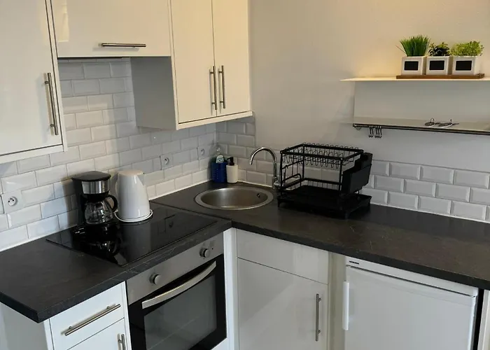 Freshly Tastefully Renovated In Heart Of Old